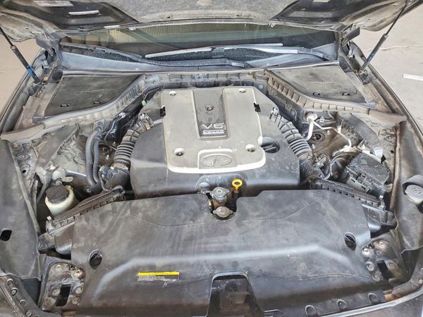 2014 INFINITI Q50 — Engine bay