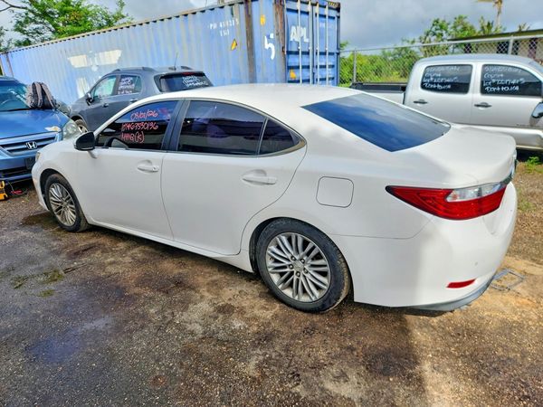 2015 LEXUS ES