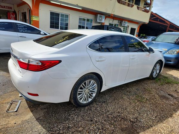 2015 LEXUS ES