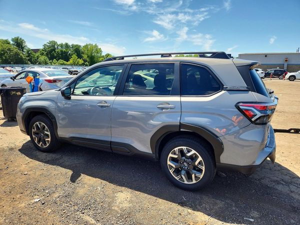 2025 SUBARU FORESTER Premium