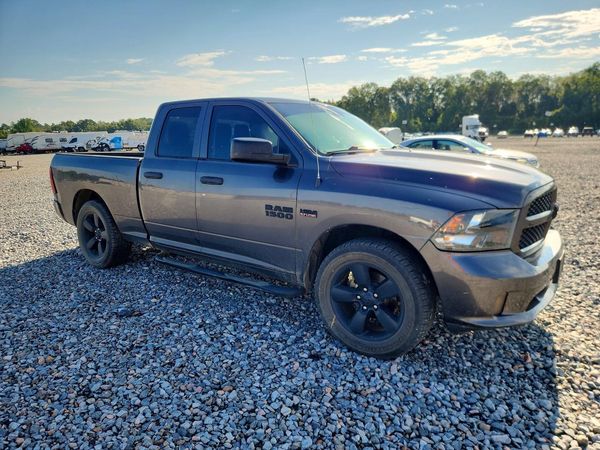 2017 RAM 1500 ST QUAD CAB 4X2