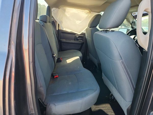2017 RAM 1500 ST QUAD CAB 4X2