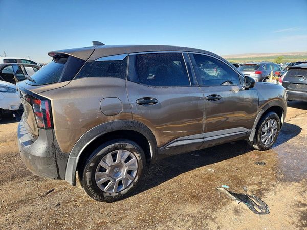 2025 NISSAN KICKS S