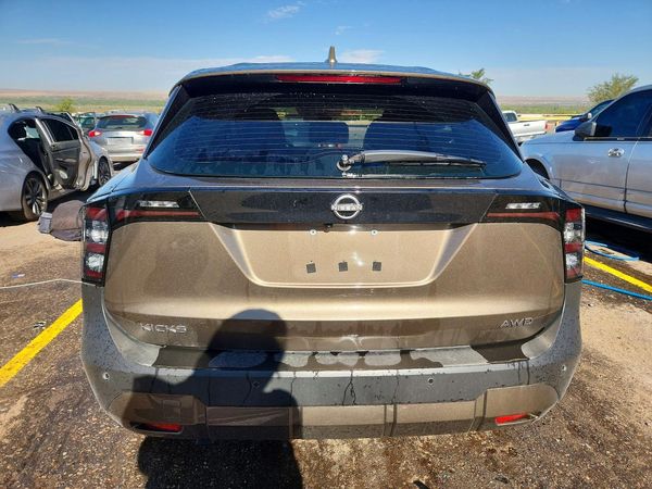 2025 NISSAN KICKS S