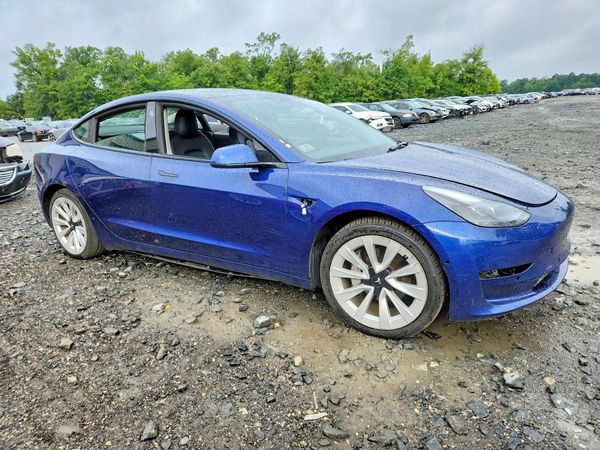 2022 TESLA MODEL 3