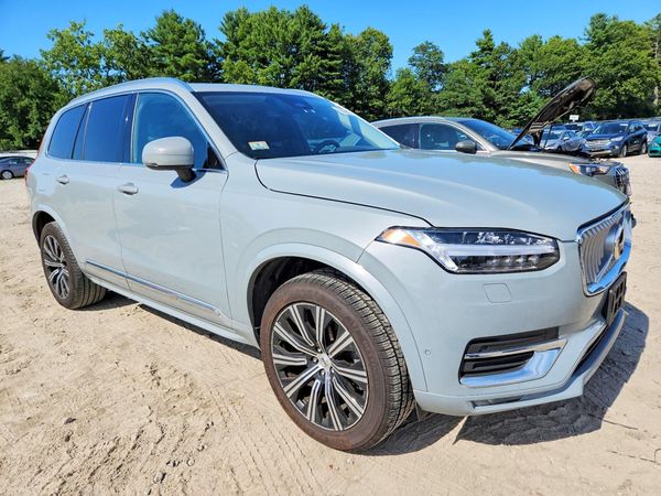 2024 VOLVO XC90