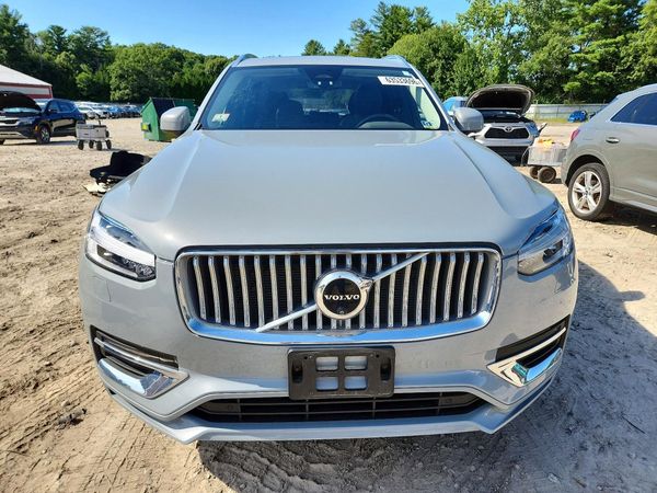 2024 VOLVO XC90