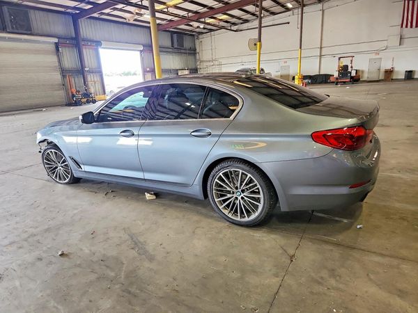 2020 BMW 530