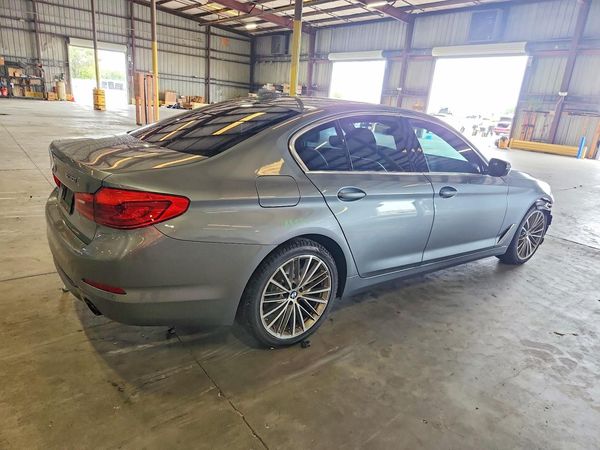2020 BMW 530