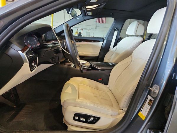 2020 BMW 530