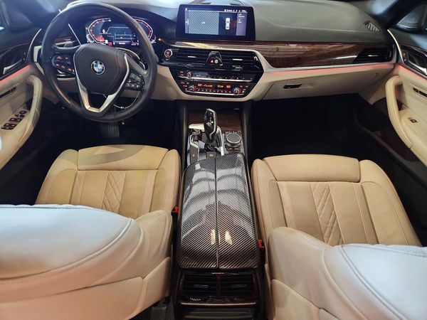 2020 BMW 530