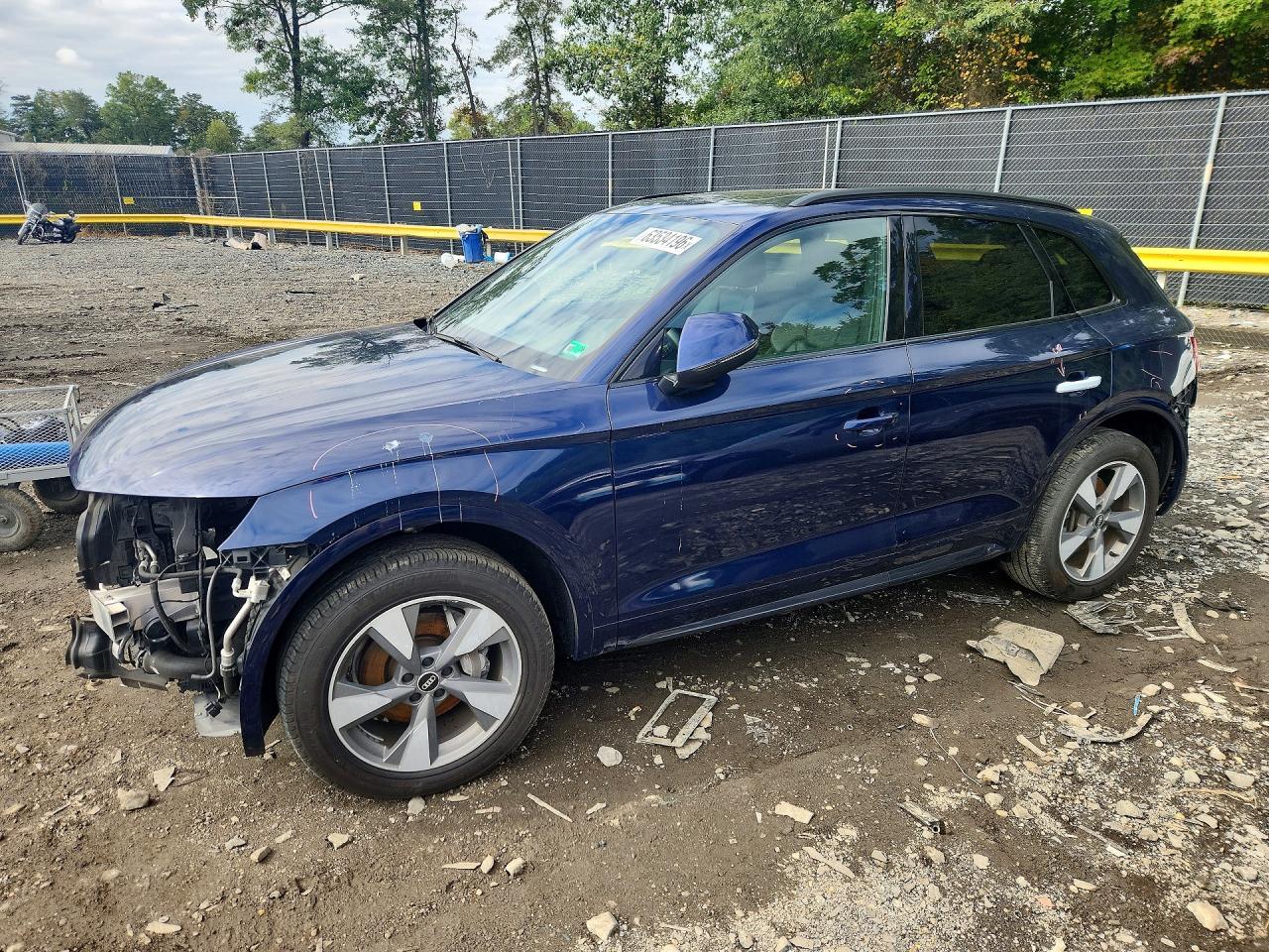 2020 AUDI Q5 quattro Premium — Front 3/4