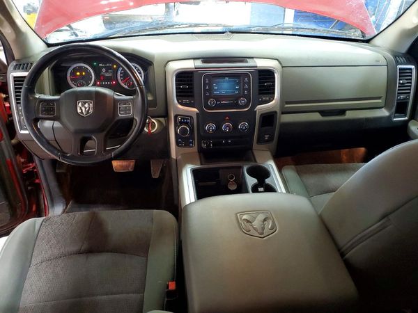 2014 RAM 1500 SLT CREW CAB 4X4