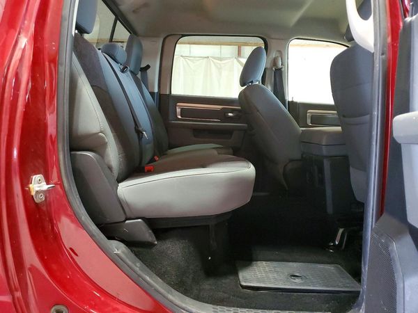 2014 RAM 1500 SLT CREW CAB 4X4