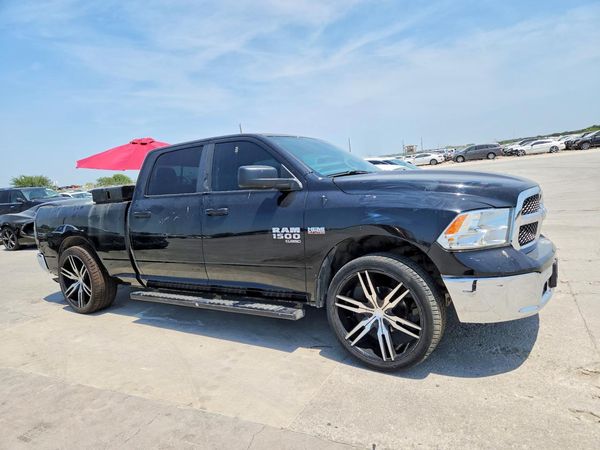 2019 RAM 1500 CLASSIC SLT