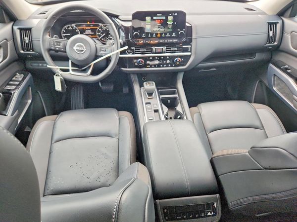 2025 NISSAN PATHFINDER SL