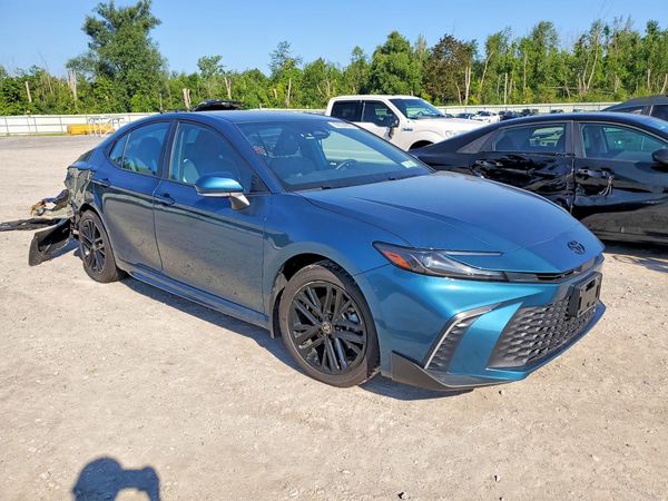 2025 TOYOTA CAMRY — Passenger 3/4