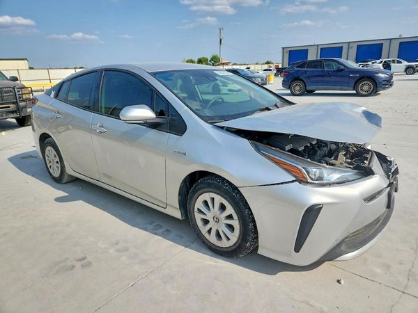 2022 TOYOTA PRIUS