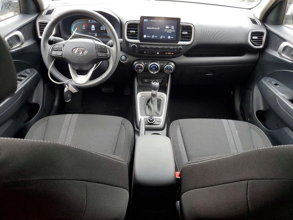 2026 HYUNDAI VENUE SEL, SEL w/ 2-Tone Roof