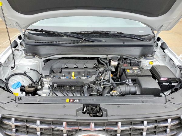 2026 HYUNDAI VENUE SEL, SEL w/ 2-Tone Roof