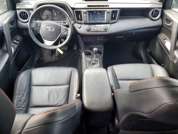 2017 TOYOTA RAV4 SE