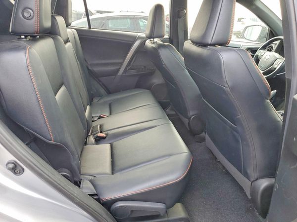 2017 TOYOTA RAV4 SE