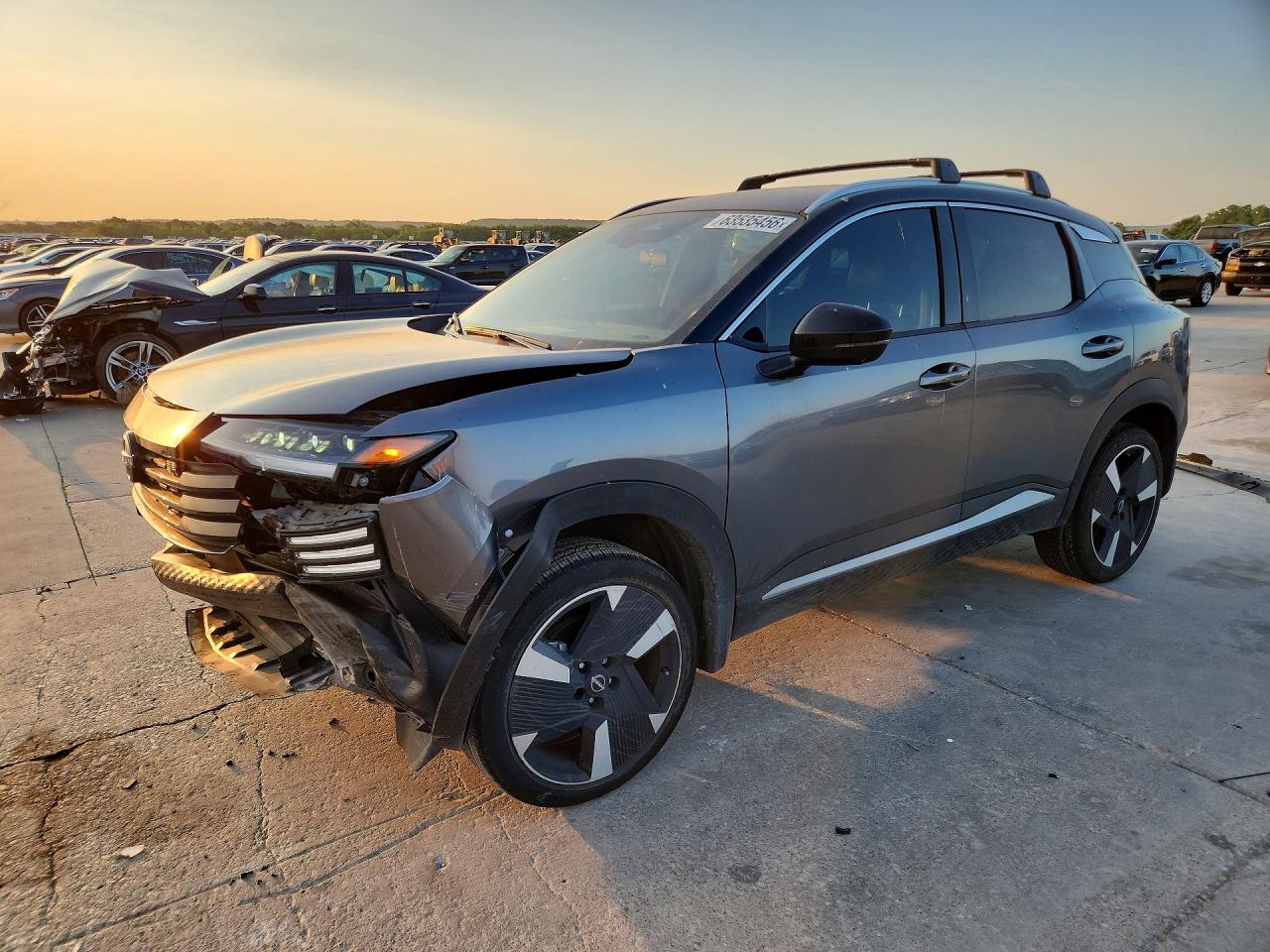 2025 NISSAN KICKS SR