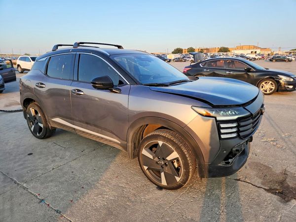2025 NISSAN KICKS SR