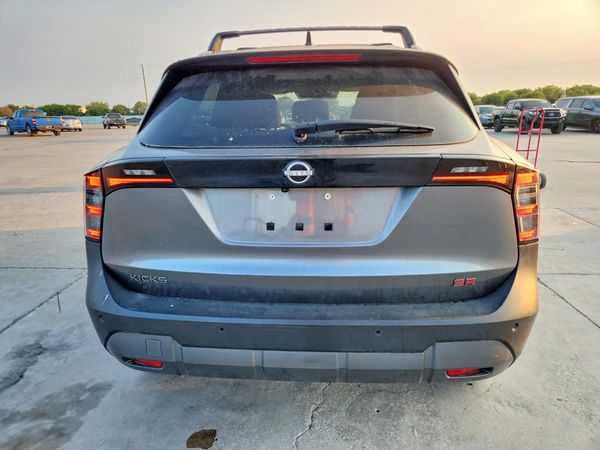 2025 NISSAN KICKS SR