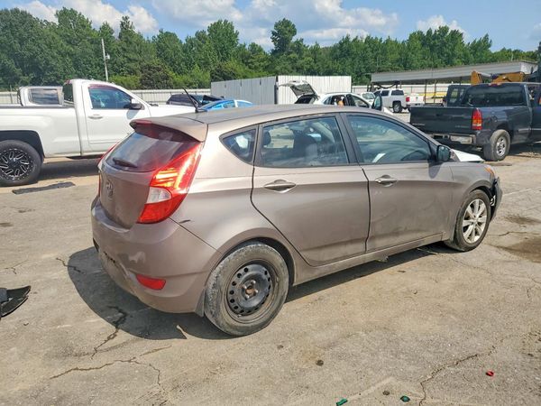 2013 HYUNDAI ACCENT GLS Premium/ SE