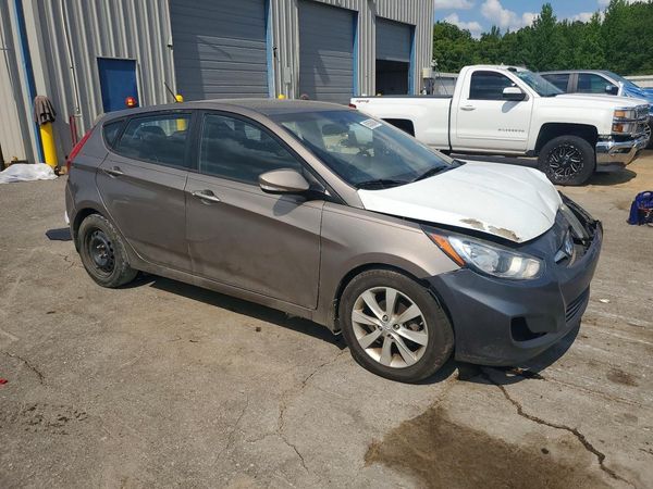 2013 HYUNDAI ACCENT GLS Premium/ SE