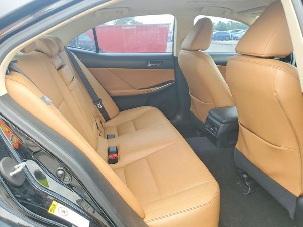 2016 LEXUS IS 200t