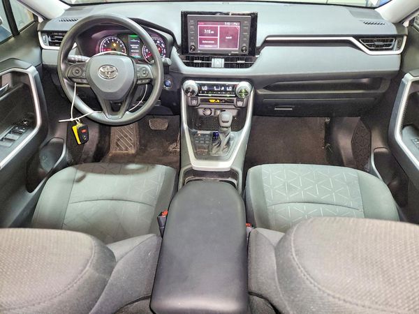 2021 TOYOTA RAV4 XLE