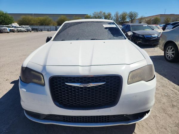 2019 CHRYSLER 300