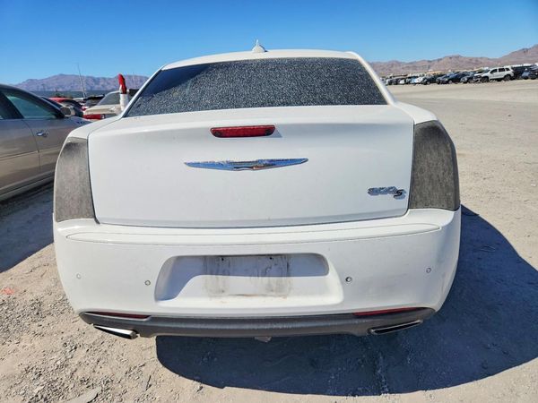 2019 CHRYSLER 300