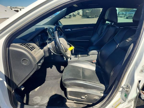 2019 CHRYSLER 300