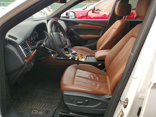 2021 AUDI Q5 quattro Premium Plus