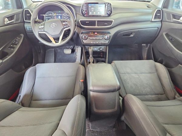 2019 HYUNDAI TUCSON SE