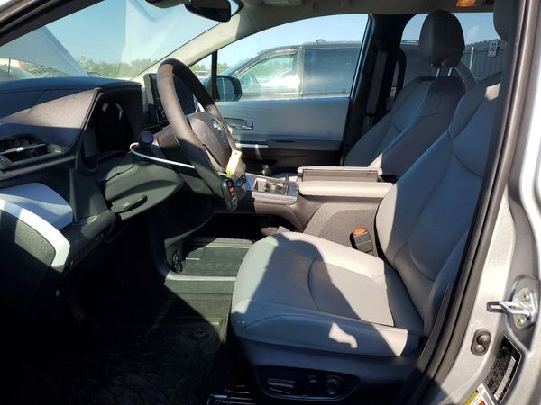 2025 TOYOTA SIENNA