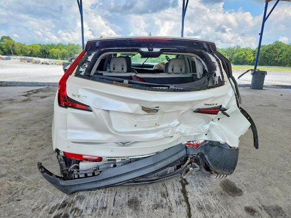 2019 CADILLAC XT4 Luxury