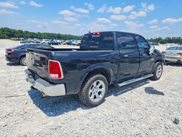 2015 RAM 1500 LARAMIE CREW CAB 4X2
