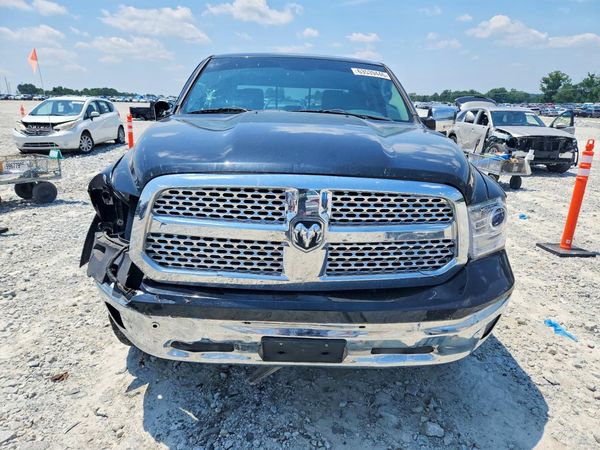 2015 RAM 1500 LARAMIE CREW CAB 4X2