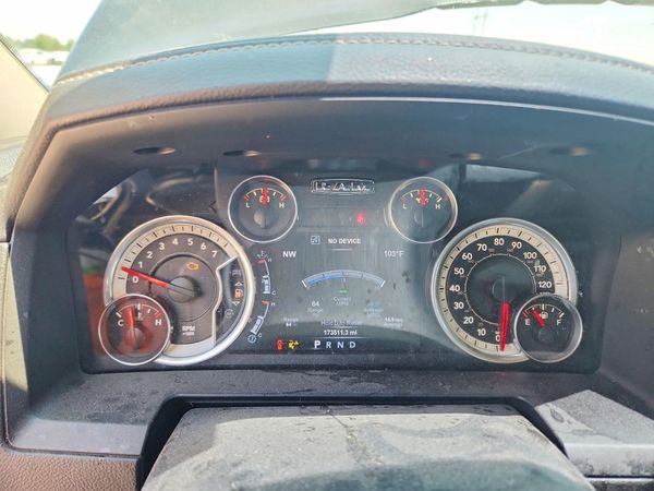 2015 RAM 1500 LARAMIE CREW CAB 4X2