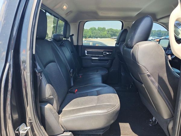 2015 RAM 1500 LARAMIE CREW CAB 4X2