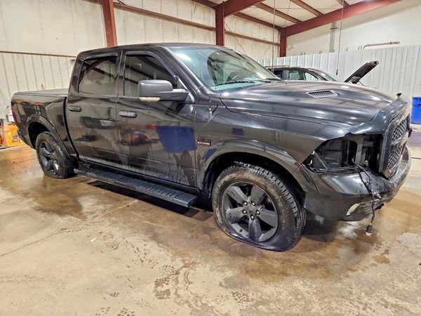 2015 RAM 1500 SLT