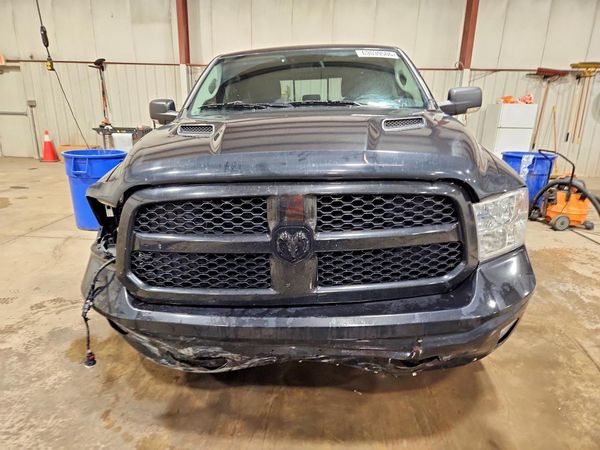 2015 RAM 1500 SLT