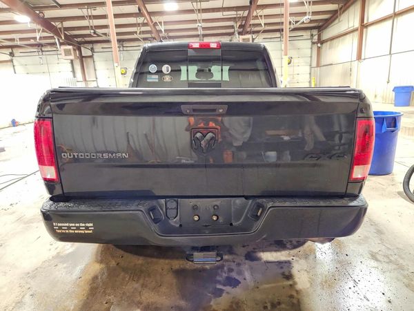 2015 RAM 1500 SLT