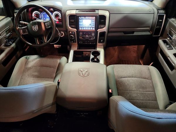 2015 RAM 1500 SLT