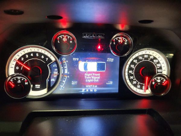 2015 RAM 1500 SLT