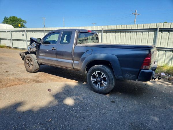 2013 TOYOTA TACOMA Delux